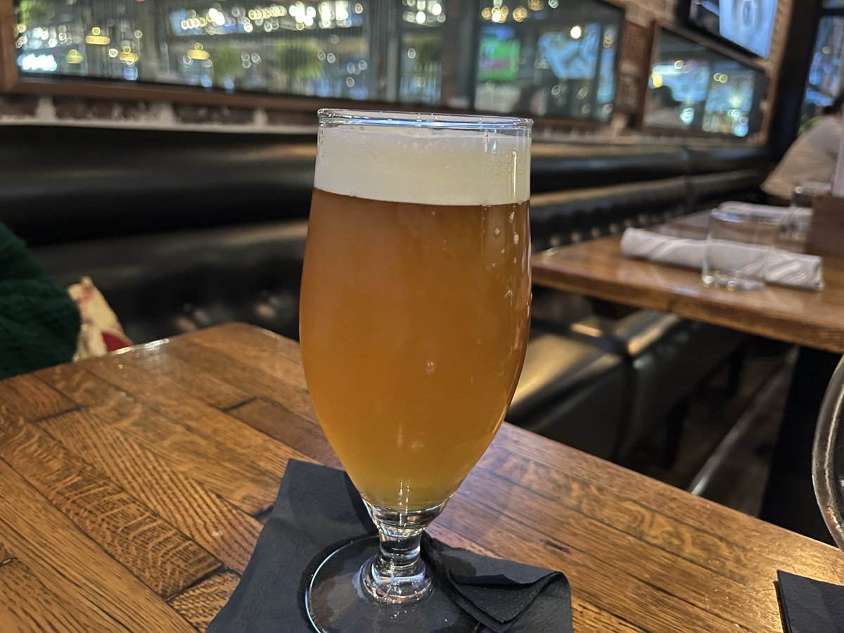 MarcHurBoston's tweet image. The last time I drank a Spaten Oktoberfest was probably in college? Or high school. I don’t know. #Lucys #Dorchester