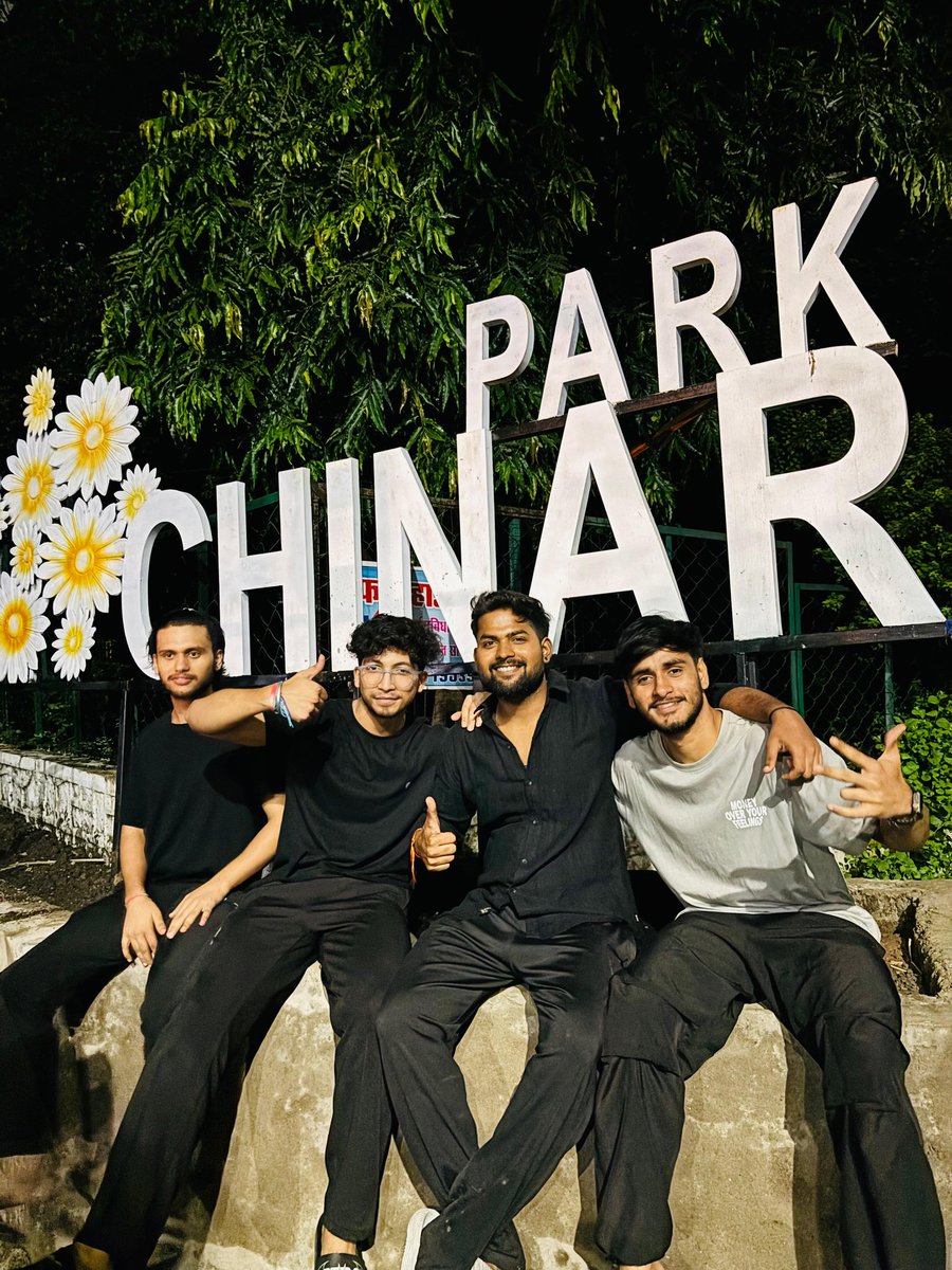 arsh_since_2k4's tweet photo. These 3 months at KODR Bootcamp have been nothing short of life-changing. 
So much learning, countless late nights, amazing people, and memories I’ll never forget.
Thank you @sheryians_ and @harshbhaiyaa for guiding us, pushing us, believing in us every step of the way.♥️🫶🏻🦁 https://t.co/RlJjIFzDEY