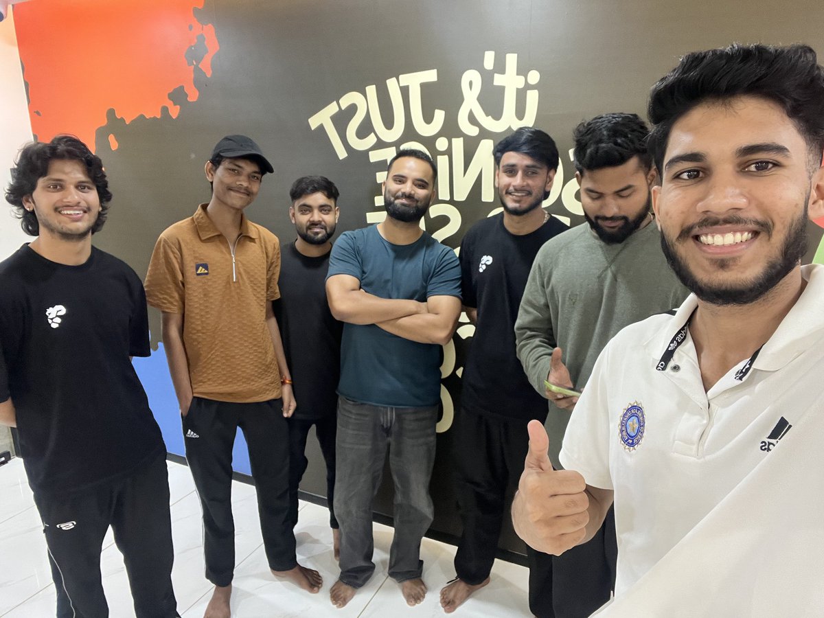 arsh_since_2k4's tweet photo. These 3 months at KODR Bootcamp have been nothing short of life-changing. 
So much learning, countless late nights, amazing people, and memories I’ll never forget.
Thank you @sheryians_ and @harshbhaiyaa for guiding us, pushing us, believing in us every step of the way.♥️🫶🏻🦁 https://t.co/RlJjIFzDEY