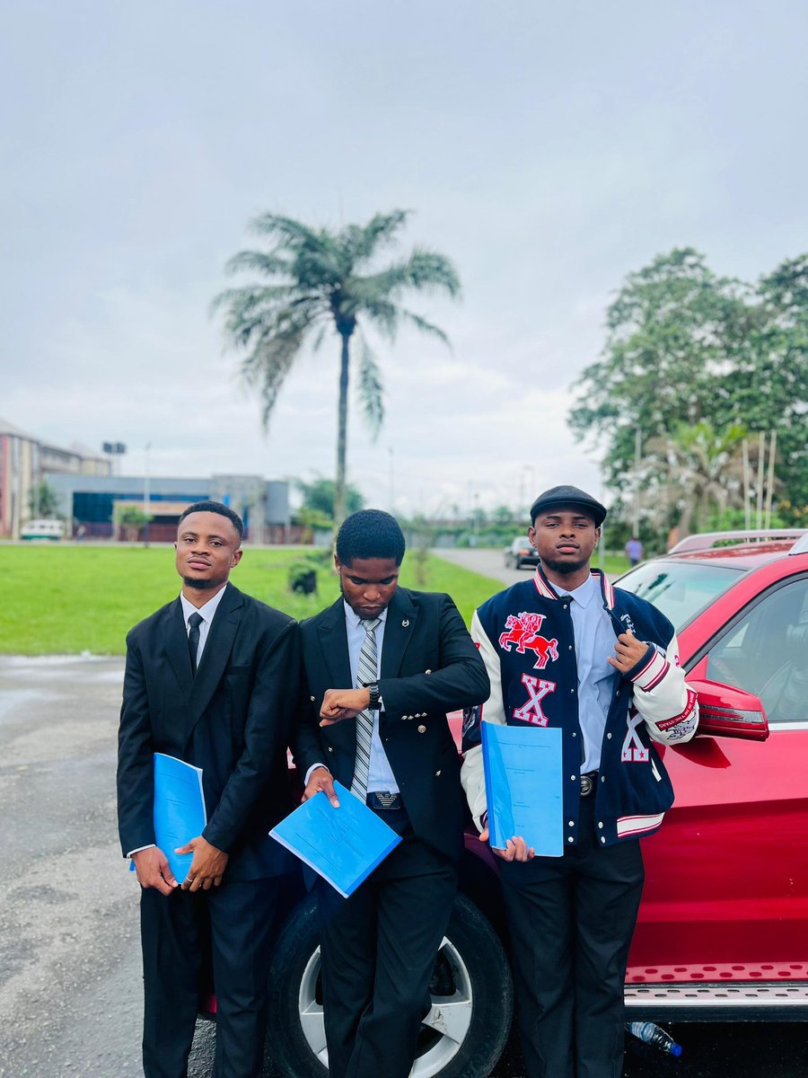 OfficialEMmaNix's tweet image. Officially a Graduate! 🎓
On October 8th, 2025, I successfully defended my project and earned my B.Tech Degree in Petroleum Engineering from Rivers State University.
A new chapter begins. 💪 #BTechGraduate #RSU #Engineering #PetroleumEngineering #Classof2025