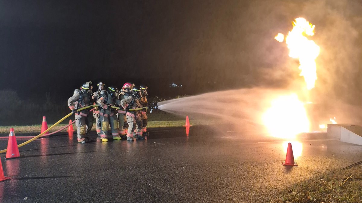d_chief_smith's tweet image. Our @BellevilleFire volunteers put in some great training last night in rainy weather honing their skills for propane emergencies.