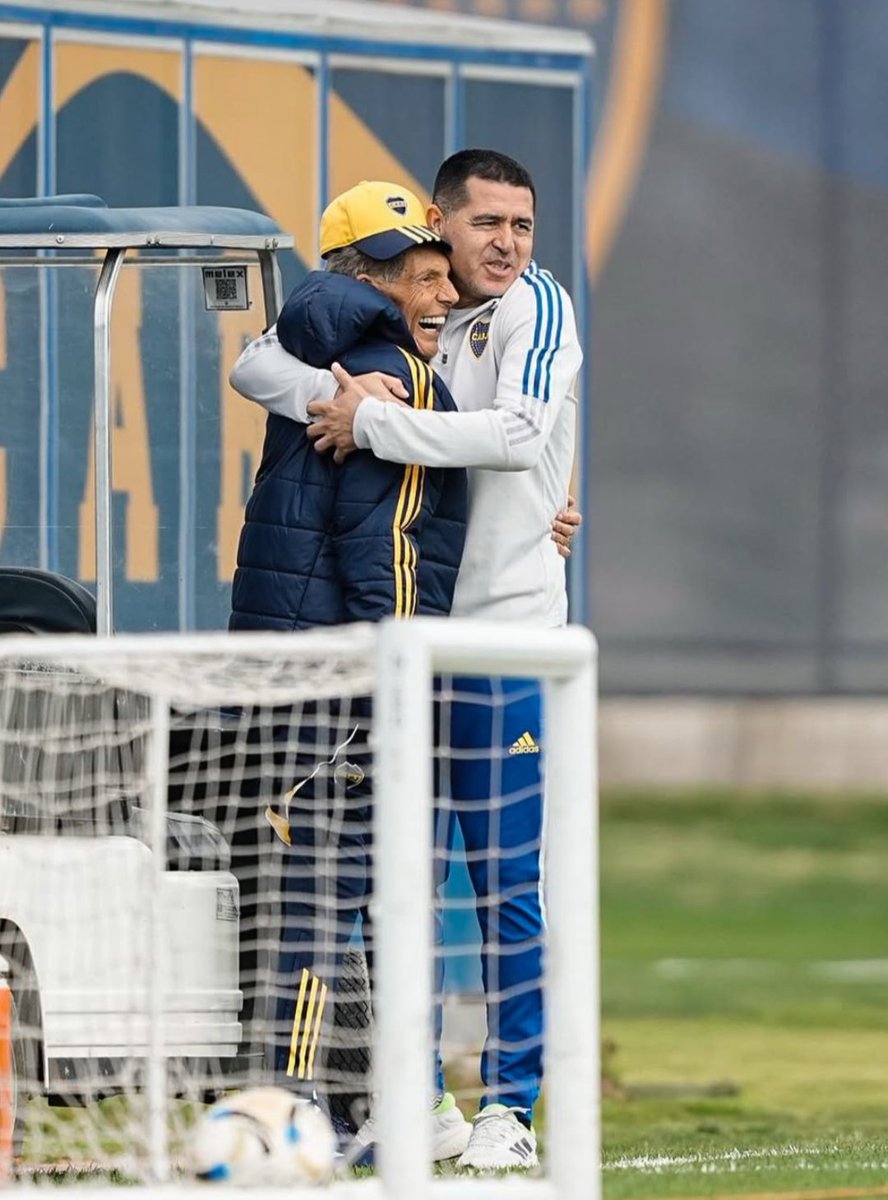 juanihidoy's tweet photo. Lo de Riquelme, sobre todo en este último tiempo, fue una tremenda lección de humanidad en estos tiempos desalmados https://t.co/QD9QcRfnyy