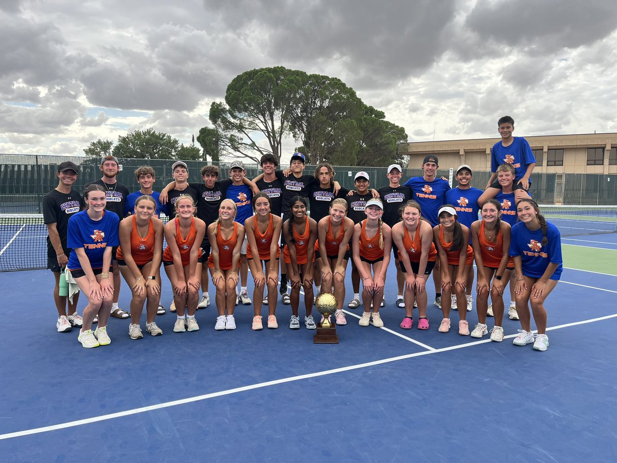 Central_Tennis_'s tweet image. ‼️🎾🚨BI-DISTRICT CHAMPS!!!🚨🎾‼️LET’S GO!! The San Angelo Central Varsity team takes the win in the first round of playoffs against El Paso Montwood. Way to go Bobcats!! Next up is the Area round on Friday in Abilene! SIC’EM CATS!!💙🎾🧡🐾 #STAC #VAMOS @SAISD_Athletics