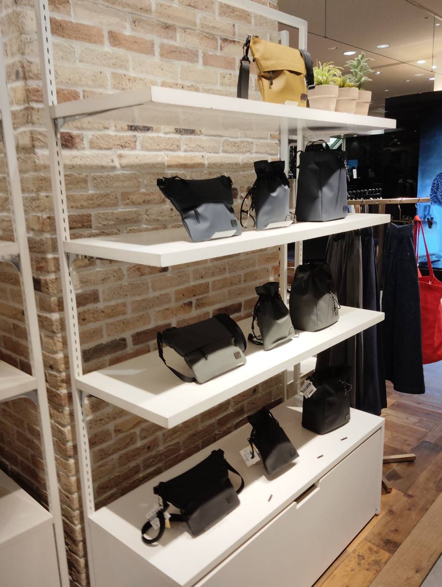 PrairieGinza's tweet photo. 【ご案内】
大丸神戸店
6階 M BASE(メンズ洋品売場)にて
／
防水性、耐久性に優れたアクティブフェア開催中！
＼
期間：〜10/14(火)まで

旅行やタウンユースにおすすめ
ぜひ売り場にてご覧下さい！ https://t.co/XwBJZDb26L