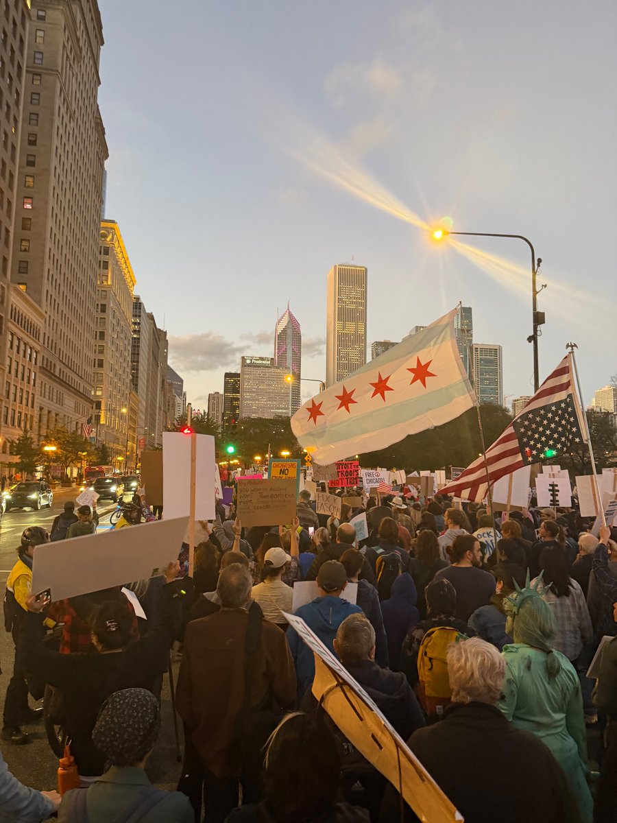 Teeghman's tweet photo. Today and every day, I am proud to be a Chicagoan https://t.co/NVSCpDJecA