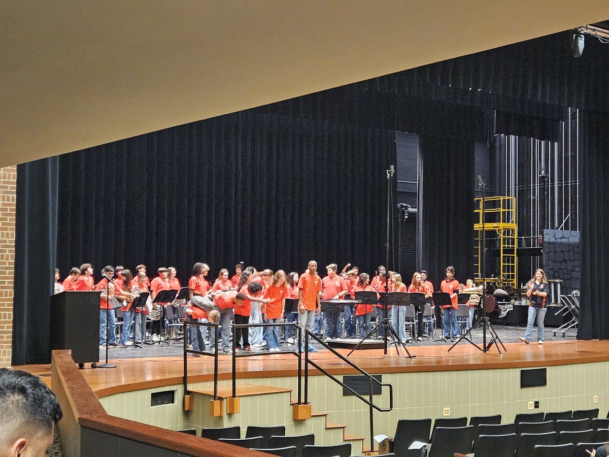 RakowMiddleSchool tweet media