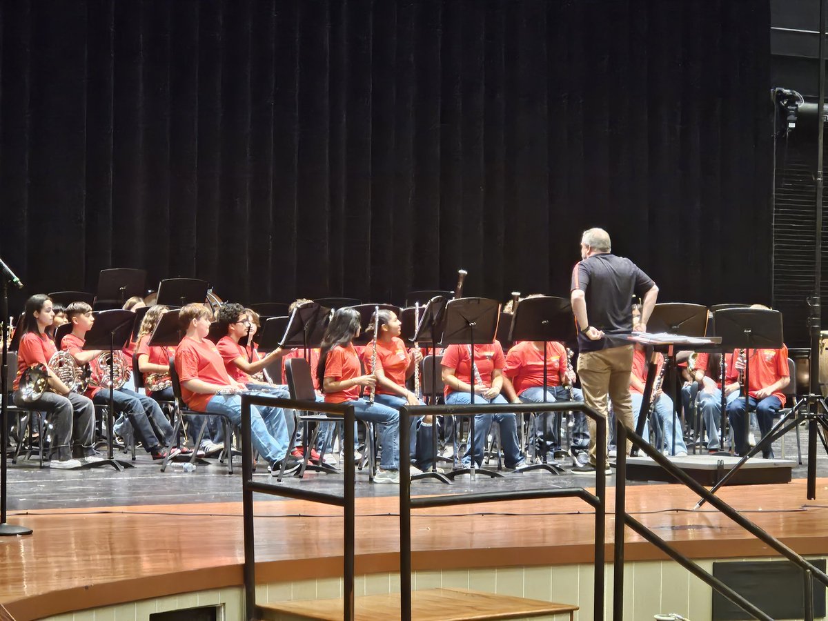 RakowMiddleSchool tweet media