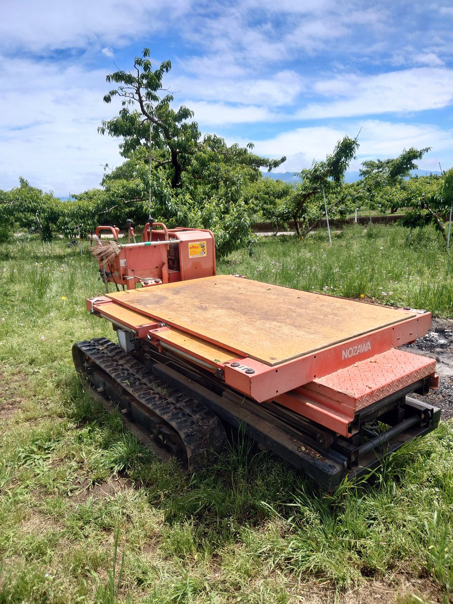 forester5531stb's tweet image. 30年使ってきたリフトとお別れしました😭父が13年、私が17年使用。時には父が黒猫のクロちゃん🐈‍⬛と一緒に乗って仕事していたり。長い間本当にありがとう🤗 #高所作業車 #リフト #笛吹市一宮町