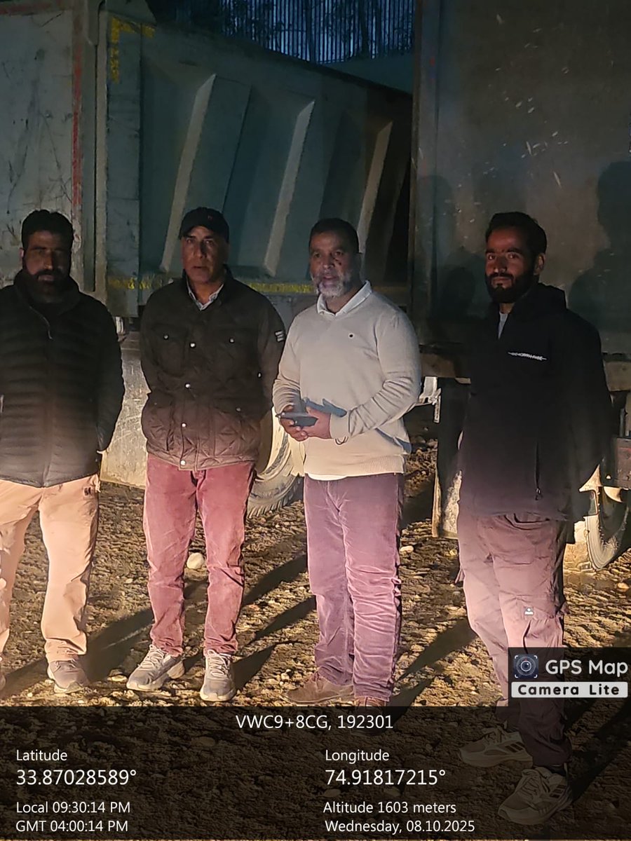 Thirteen  (13) Dumpers seized in last Twenty four hours by DMO Pulwama. 
During surprise visit to different areas of Pulwama District,,to counter any reported illegal and unauthorized transportation/extraction of minerals as many as (13) vehicles stand seized in Pulwama.The