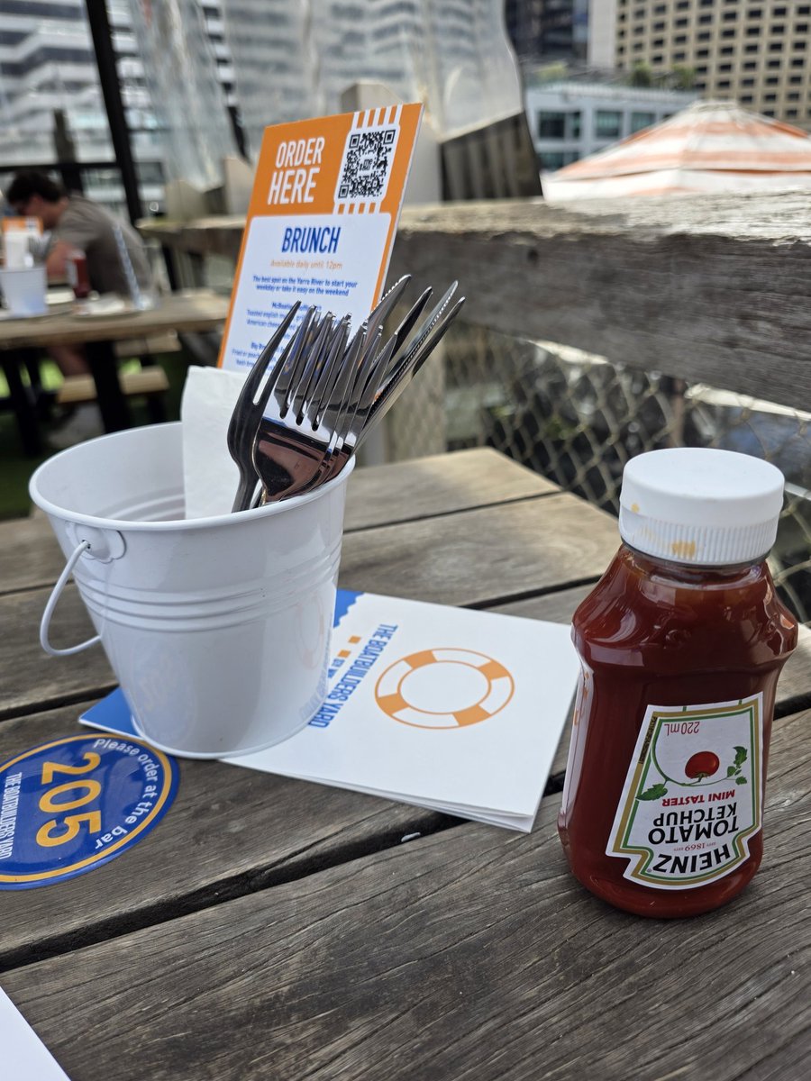 kratzy76au's tweet image. All this traveling has me starving! Asked #Pax the seagull if he&apos;s hungry—bet he is! 🦢🍽️ Chowing down at #BoatBuildersYard 😋  too . @PAXAus #PAXAus #Melbourne