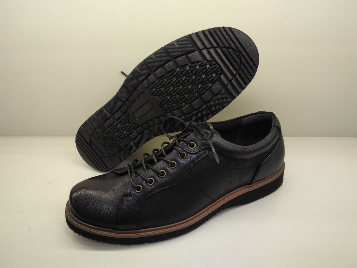 kikutashoes's tweet photo. #HushPuppies(#ハッシュパピー)　M-7120T
ワーク調のシューレスデザインでアッパーはコガシ仕上げ。
表底は軽量で屈曲性が良くグリップ性の高い合成ラバーです。
休日のカジュアルにはもちろん、昨今のカジュアル化のビジネススタイルでもお履きいただけるのでます。
 価格:￥16,280(税込)
#下通 #靴 https://t.co/TBvEk9YKkn