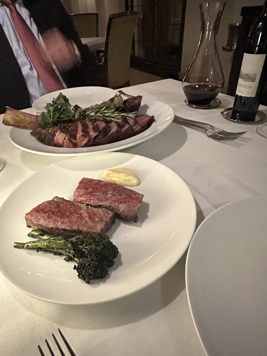 mikealfred's tweet image. A5 Wagyu and tomahawk ribeye with ⁦@smatthewschultz⁩. I ❤️ Texas!