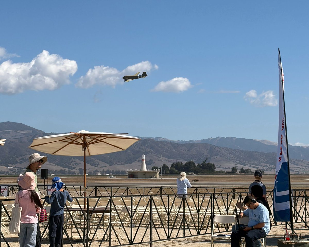 CSWSalinas's tweet image. The Salinas Airshow this past weekend was a blast! We brought our SS WOW to the kid’s fun zone and plenty of families got to enjoy hands on science with our exhibits!!
#SCSW #STEM #LearnByDoing #HandsOnScience #ScienceBus #SalinasStrong #ScienceProjects #MontereyCounty