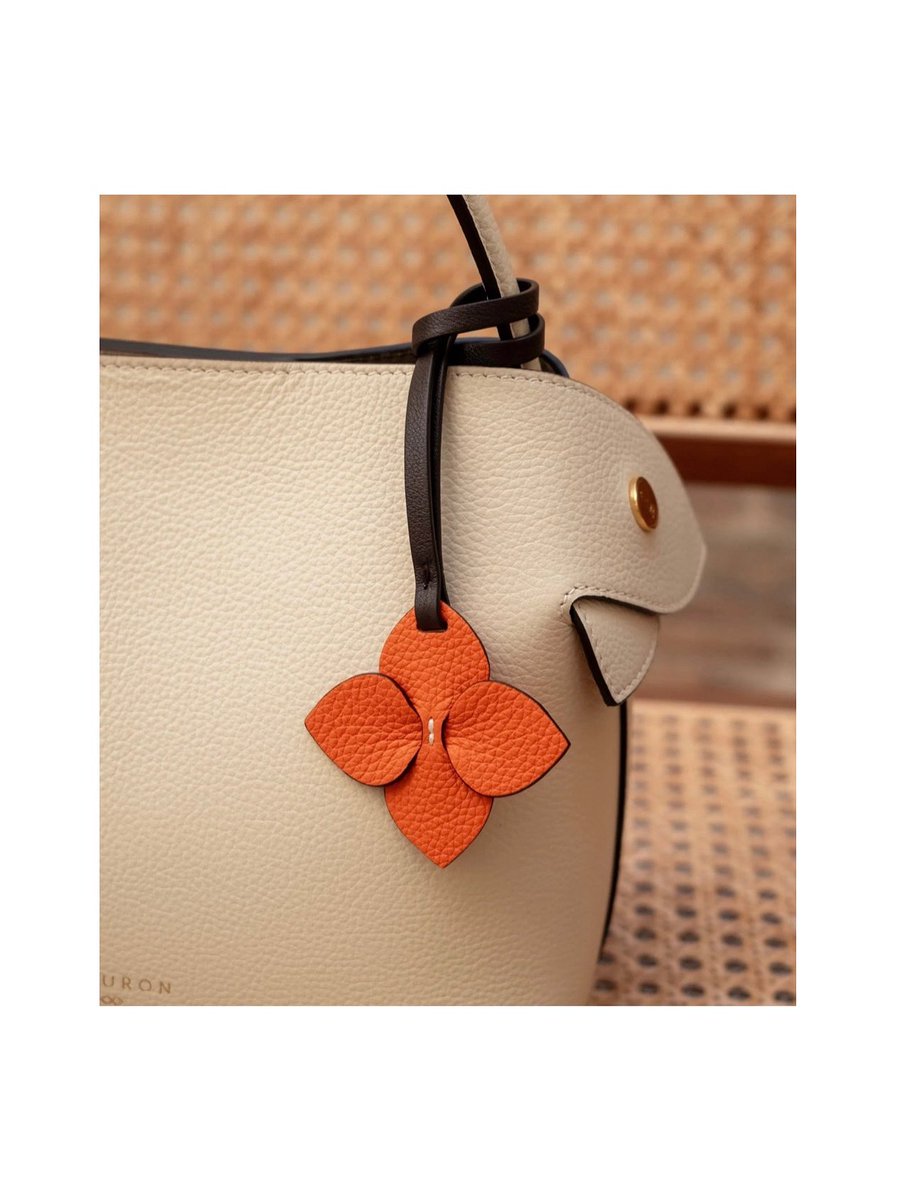 𝗙𝗟𝗘𝗨𝗥𝗢𝗡 𝗣𝗔𝗥𝗜𝗦 💠⁣
⁣➡️ instagram.com/p/DPkgHrhkm6y/…

#FleuronParis #style #fashion #beauty #EmyGhosnStyle #PFW #Sydney #Australia #EmyGhosn ❌