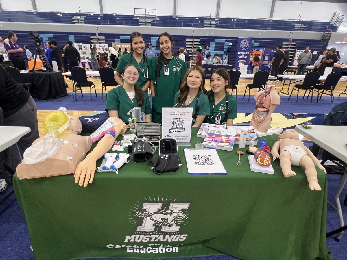 CTECCISD's tweet image. Great CCISD Pathways Expo highlighting our CTE programs &amp;amp; providing information to future students!