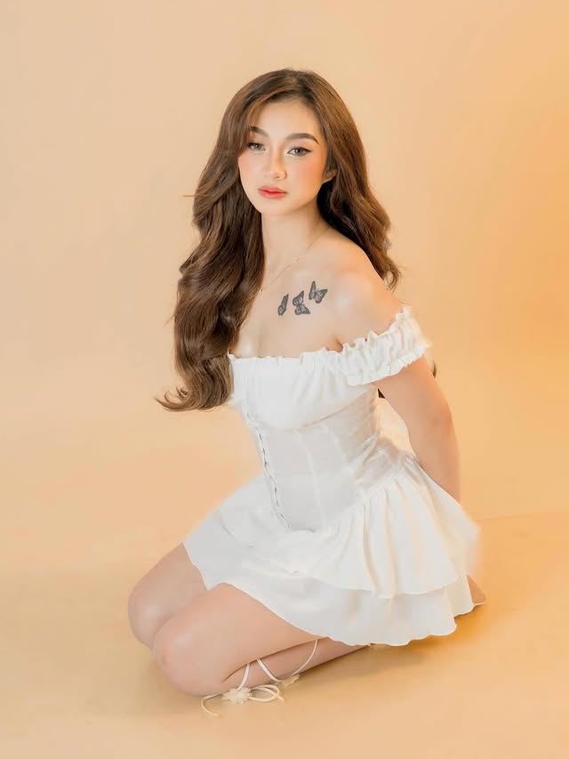 0xyaiseko's tweet photo. white butterfly 🦋🦋🦋

#photographer #picture #TodaysPicture #today #Thursday #cute #sexy #girlslove https://t.co/j5DgINXFmr