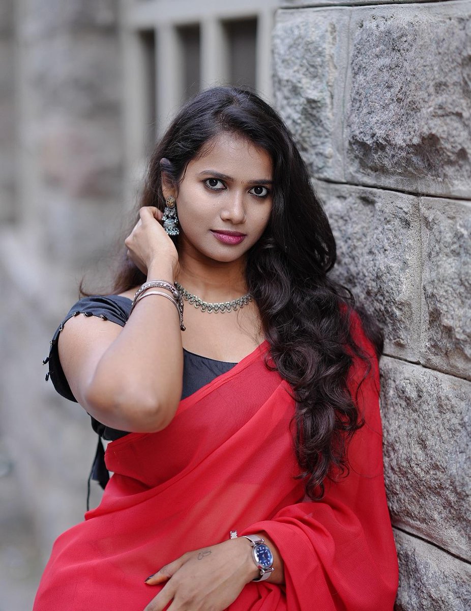 எப்படி இருந்தாலும்
இவ்வுலகம் குறை தான்
கூறப்போகிறது..

உங்களுக்கு பிடித்தது
போலவே இருந்து விடுங்கள்..!

#இனிய___காலை___வணக்கம்