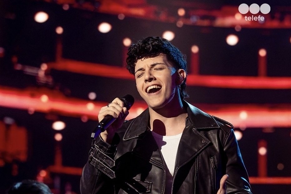 MundoFamososOk's tweet photo. Los finalistas de #LaVozArgentina
Eugenia Rodriguez del #TeamMiranda
Milagros Amud del #TeamSole
Alan Lez del #TeamLali
Nicolas Behringer del #TeamLuckRa https://t.co/Xf3JmE4xjK