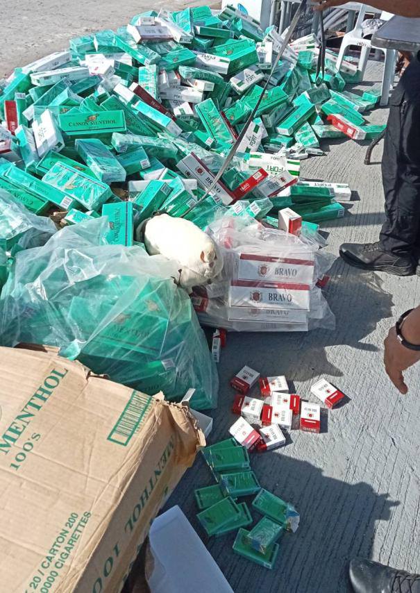 Philippine_Navy's tweet image. IN ACTION | ₱1.5M Worth of Smuggled Cigarettes Intercepted by PH #Navy in Western Mindanao
👉🏽facebook.com/share/p/14MyF3…
#ProtectingtheSeasSecuringOurFuture
#ModernandMultiCapablePHNavy
#OneAFPOnePhilippines
#StrongAFPStrongPhilippines