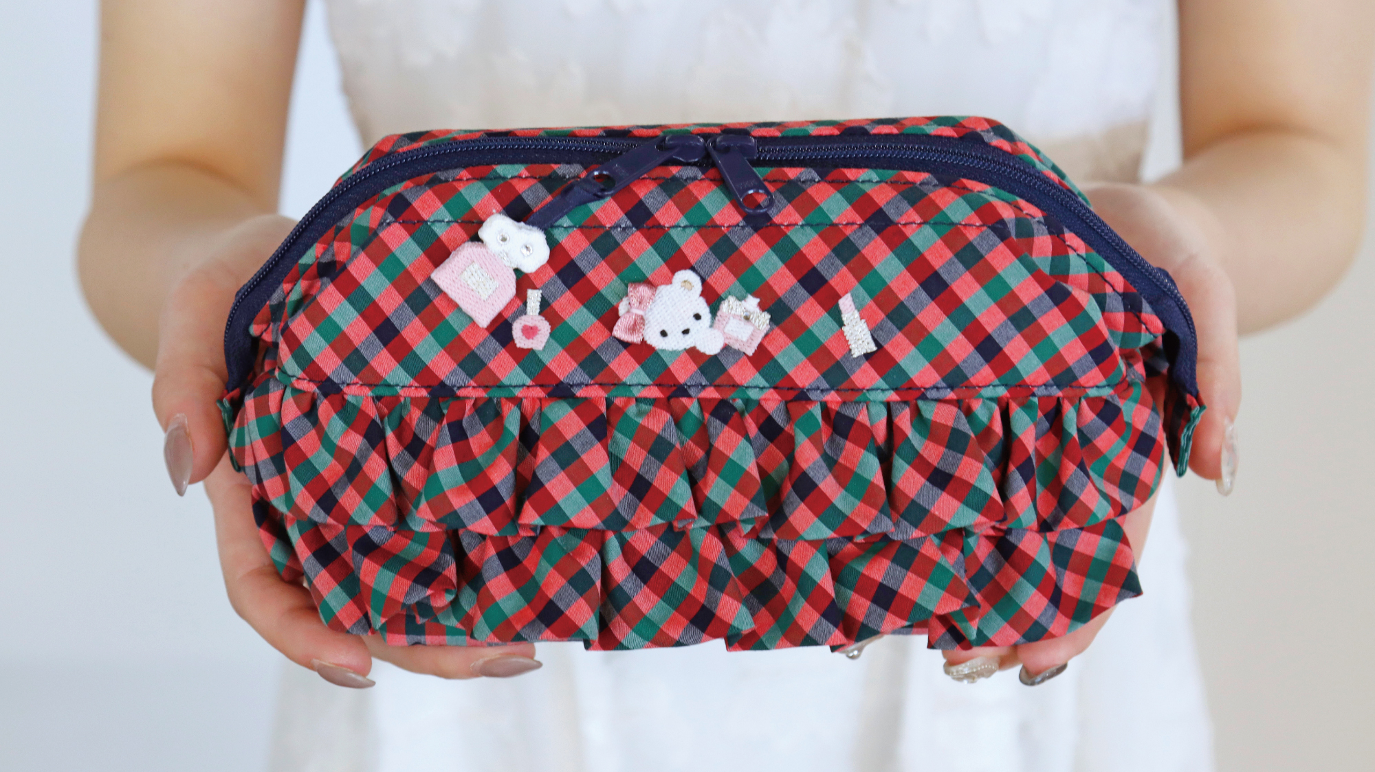 chesty‪ familiarコラボ ポーチ チェスティ ファミリア chesty‪ familiarコラボポーチ チェスティ ファミリア 【公式通販】‬