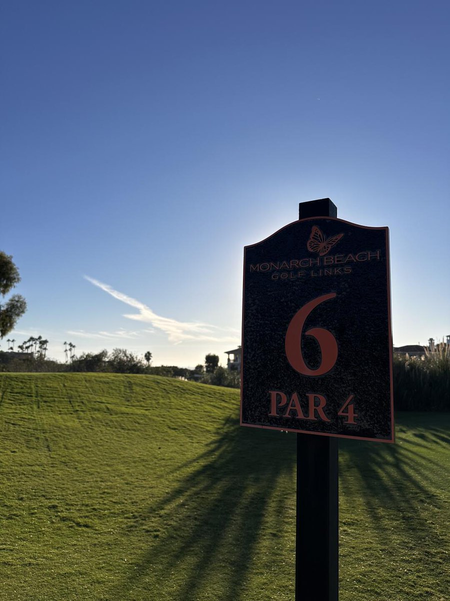 camillefccosta's tweet photo. Golf taught me that life, like a swing, is all about rhythm. Take it slow and steady. ⛳️#LifeIsGolf #FindYourRhythm https://t.co/JfI1GU0Ub0