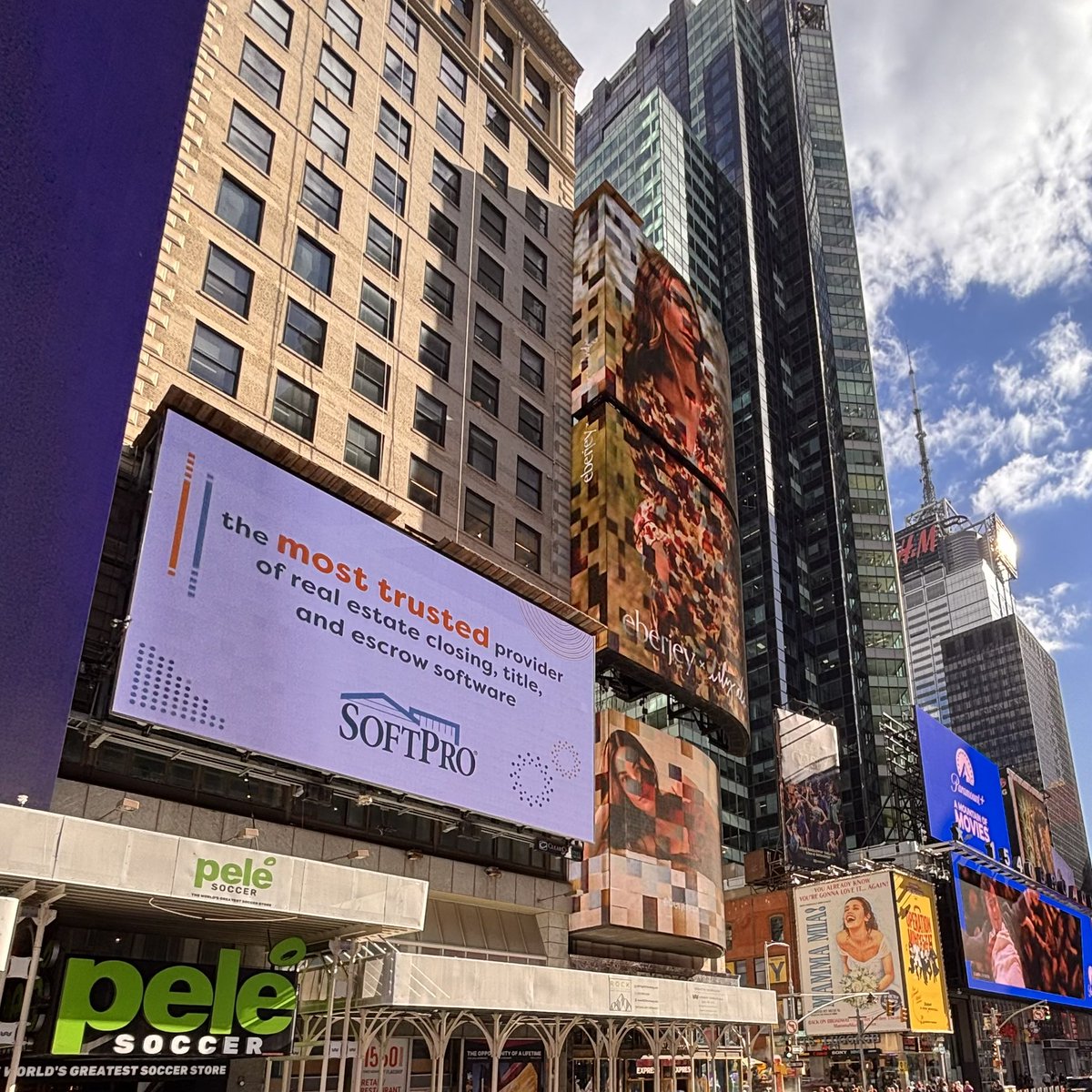 SoftProSoftware's tweet image. Big city, big gratitude! 💙 We wanted to show our love for our customers in a big way… right here in New York City! Thank you for being part of the SoftPro family!
