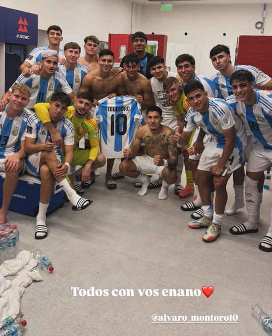 G2yPWkQWYAAipPa?format=jpg&name=small