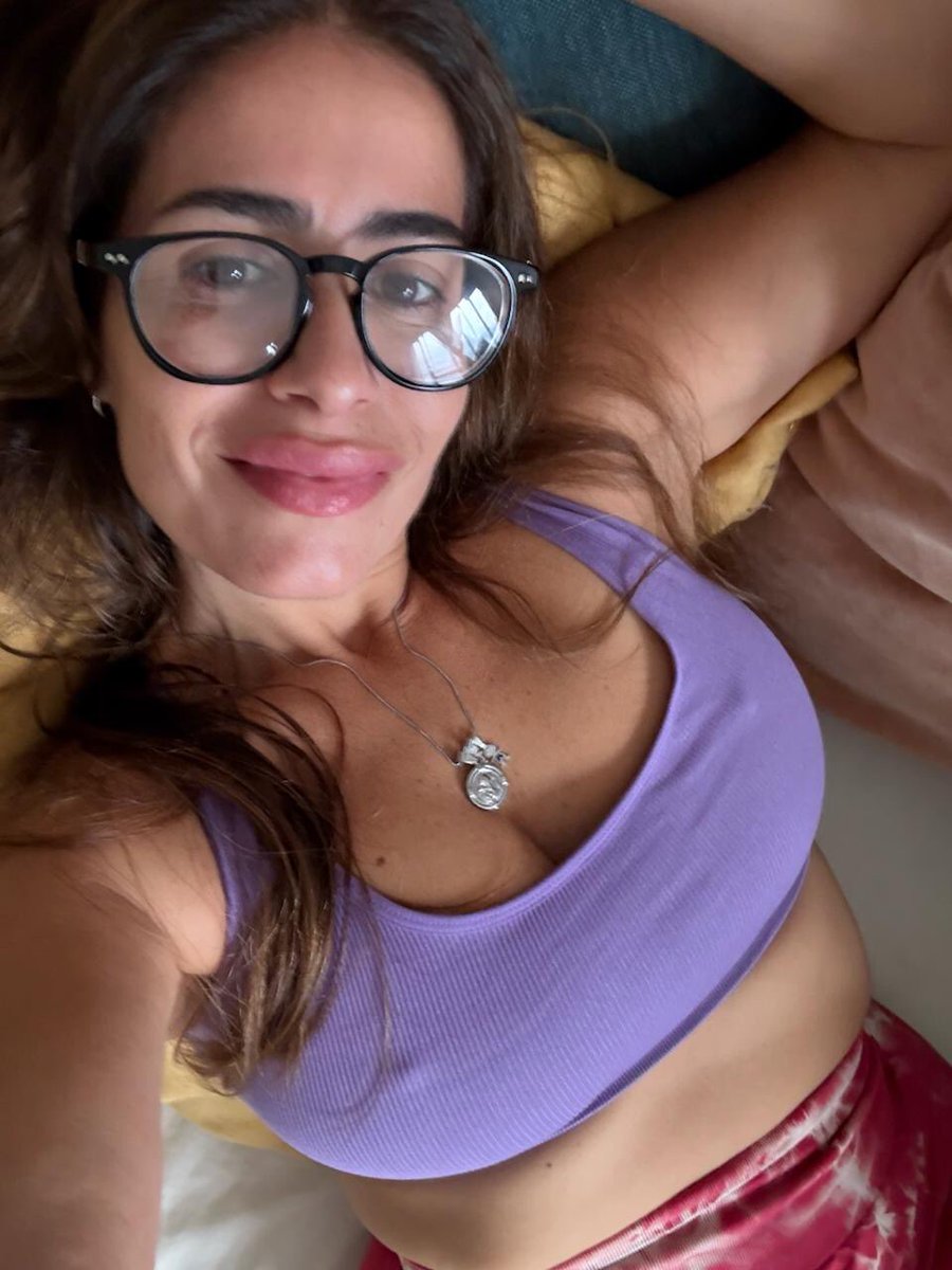 Amandaflora55's tweet photo. Are you into MiLFs? https://t.co/rTSM4FAGOj