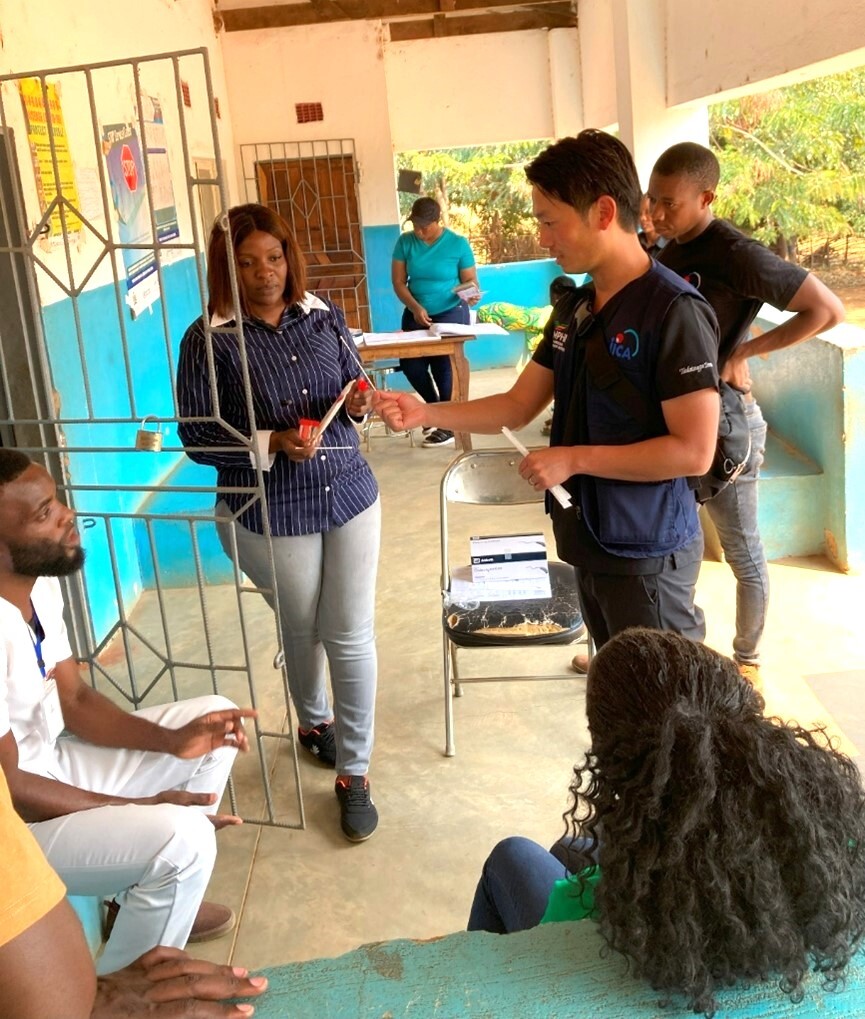 jica_direct_en's tweet image. strengthened stool testing at Mpulungu Clinic, no need to send samples 200+ km to Kasama (provincial capital). Local diagnosis = faster response 🚑 🇿🇲🤝🇯🇵
jica.go.jp/oda/project/20…
