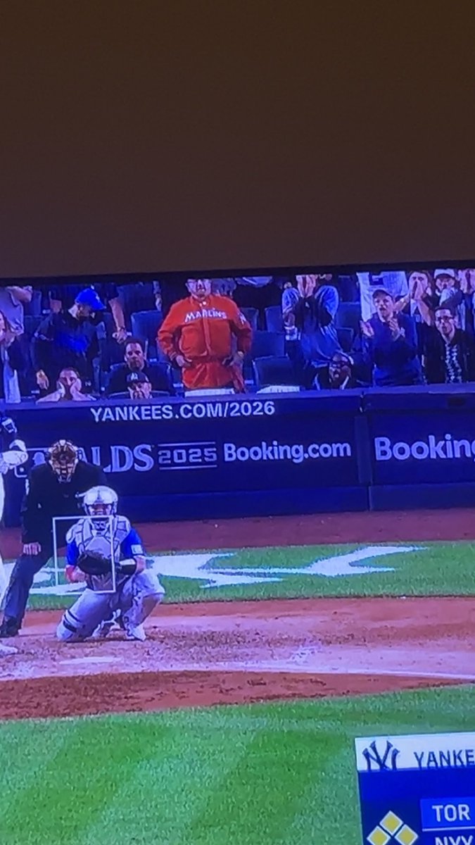 ryanpheckman's tweet photo. @PFTCommenter’s dad is at the Jay Yankees game https://t.co/mX8fFQLec7