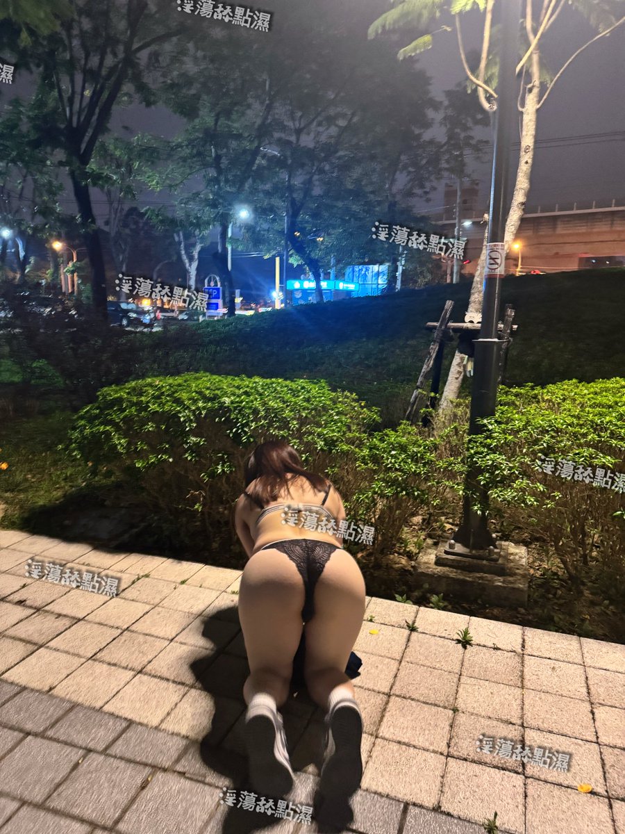 大半夜的路邊發現一隻小母狗🤪

#露出 #聯誼 #露出人妻