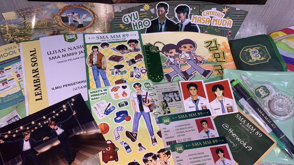 thewolu9's tweet image. pi mailsss📦, sbnernya dah lama datengg tpi aku nya baru sampe rumahh mwehehe, thanks @OSISSMAMM89  SUPER CUTE!😻🫰🏻