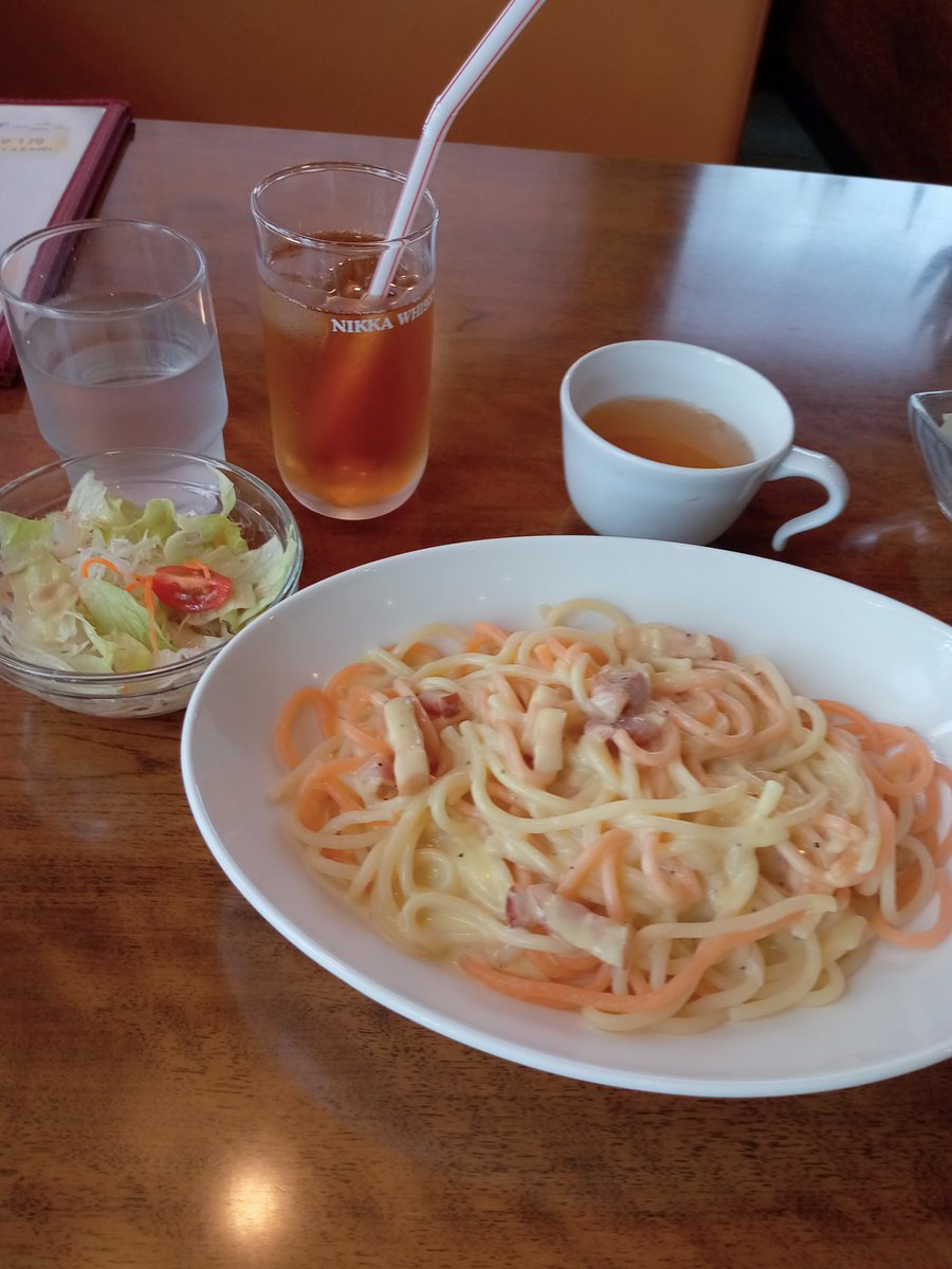 azecopanda15's tweet photo. レストラン🍴JOY
何十年ぶりにきました！
生麺もちもちバスタ最高!!
カルボナーラ食べでます^_^ https://t.co/6itAZNZvbY