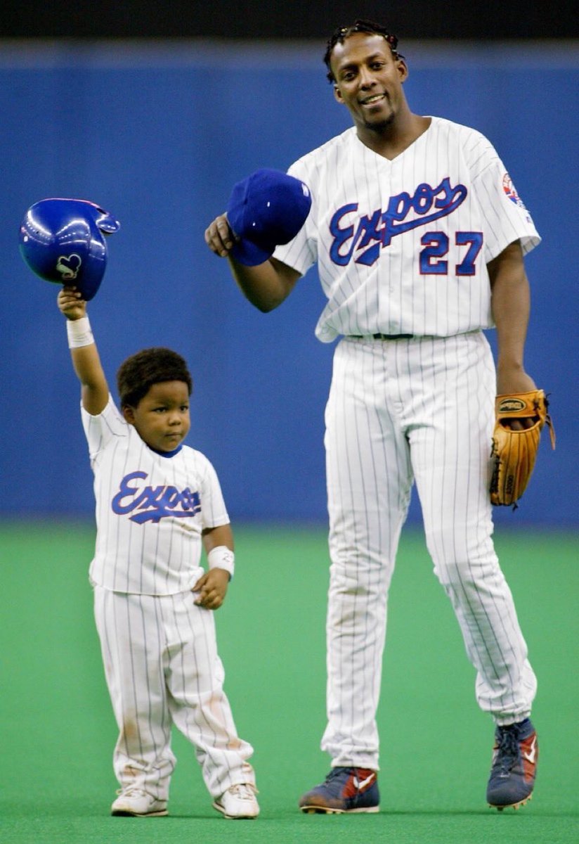 arielhelwani's tweet photo. BLUE JAYS WIN. 

THHHHHHHHHEEEE BLUE JAYS WIN https://t.co/mJ54OowfWz