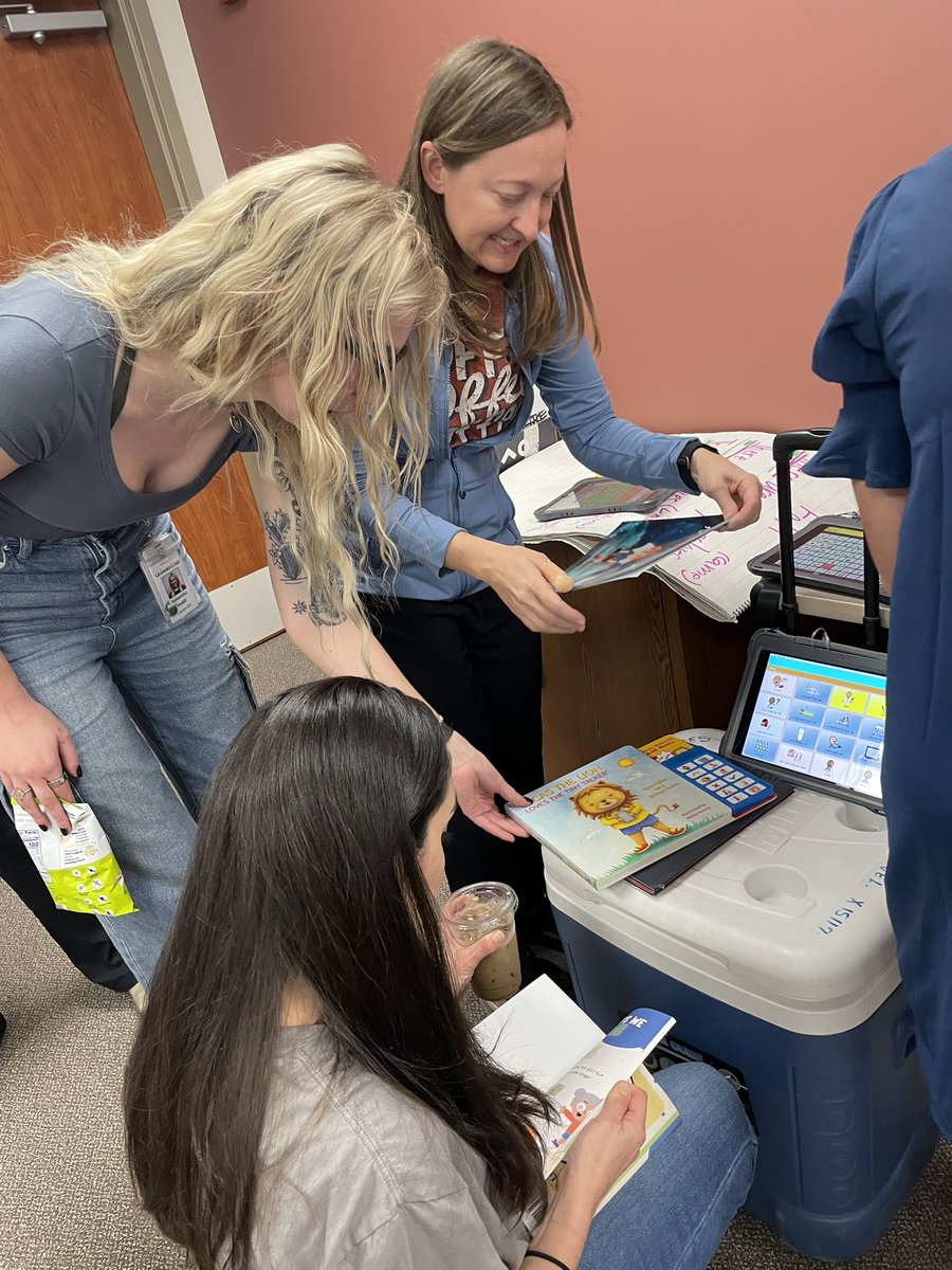 Lisa Robertson tweet media