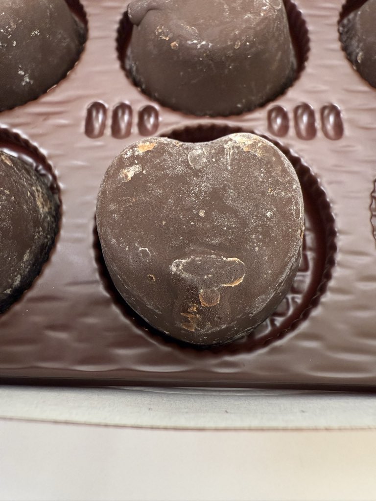 久々に食べたら初めてハート型のpino出ました(๑&gt;◡&lt;๑)昼勤最終日頑張れそうです｡ﾟ(ﾟ´ω`ﾟ)ﾟ｡