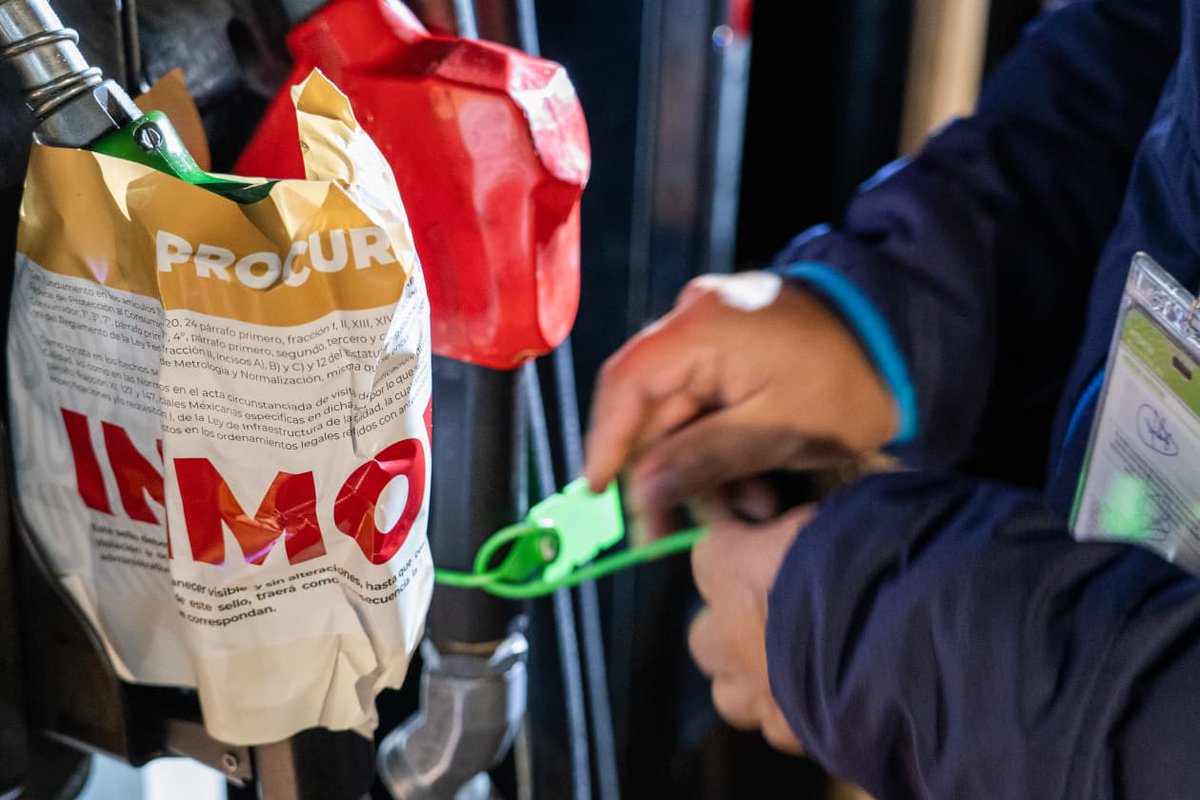 📍Estado de México: inspecciones a gasolineras con los laboratorios móviles de <a href="/Pemex/">Petróleos Mexicanos</a> y el equipo de <a href="/Profeco/">Profeco</a> para medir la cantidad de contaminantes que emiten los combustibles a la atmósfera.

En el caso de <a href="/Profeco/">Profeco</a>, su equipo verificó que se vendieran litros completos.✅