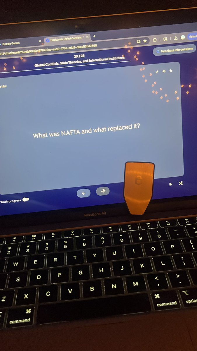 Leo Invests tweet media