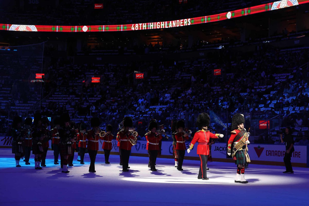 SteveRussell's tweet image. The 48th Highlanders marched in to open the Toronto Maple Leafs season. 
The @MapleLeafs opened the season with a 5-2 win over the Montreal Canadiens.
#leafsnation #mapleleafs