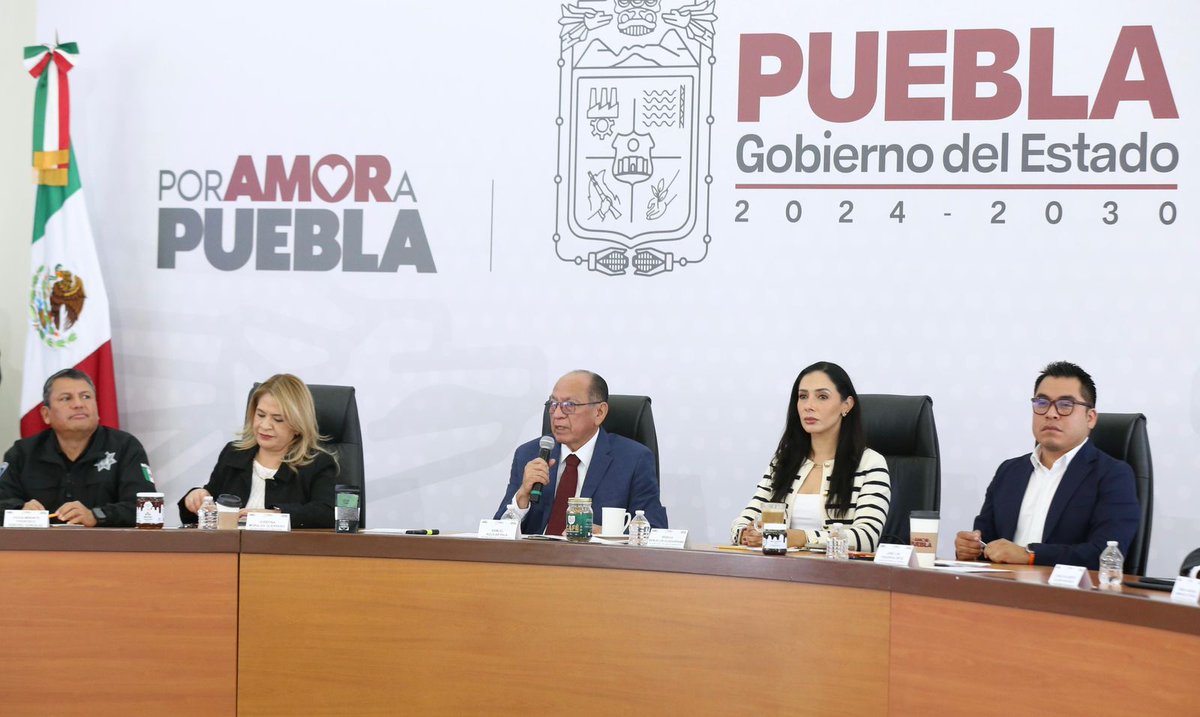 GalloDigitalMX's tweet photo. 🌲 50 mil nuevos pinos para La Malinche.

Puebla se suma al Plan Hídrico Nacional y protege su riqueza natural 🌎💧para construir un futuro más verde 💚
#PueblaSustentable #LaMalinche #MedioAmbiente

https://t.co/AAlse3DN1R https://t.co/055IPRXz0i
