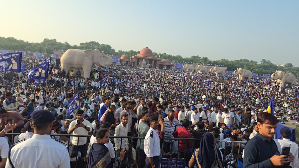 लखनऊ में उमड़ा यह जनसैलाब इस बात का प्रतीक है कि बहुजन समाज एकजुट है, जागरूक है और अपने मिशन के लिए संकल्पित है!