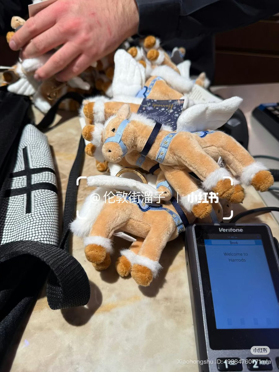 ハロッズの🐎？ペガサス？エルメスのバッグにつけたら絶対可愛い