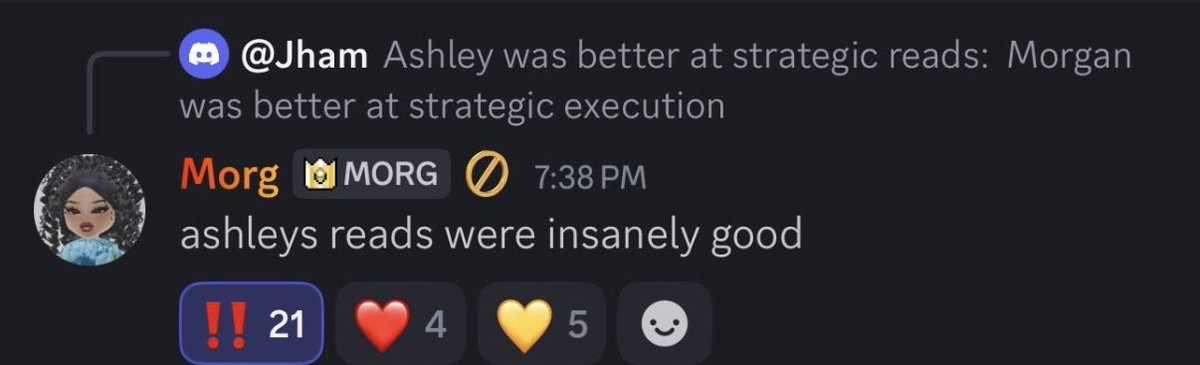 axh322's tweet image. Awww Morg giving Ash flowers for her reads in the house 😌 My sisters will be back watch this space!!! #bb27