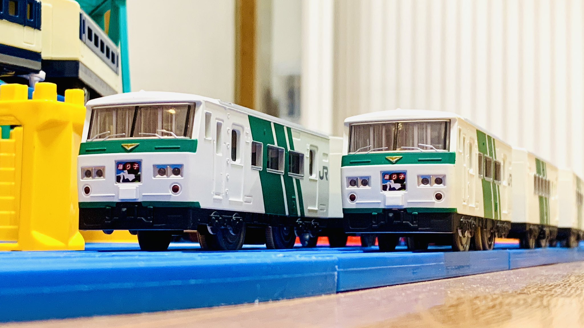 セール❗️新品未使用❗️DE10 1195 JR九州仕様 185系 - অনুসন্ধান / X