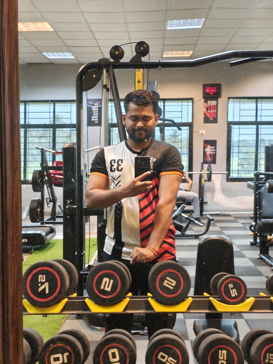 Fazilitis's tweet image. PSM chal raha hai guys!
Stronger than yesterday🤌🏼 
#internshipupdate #lifeupdate