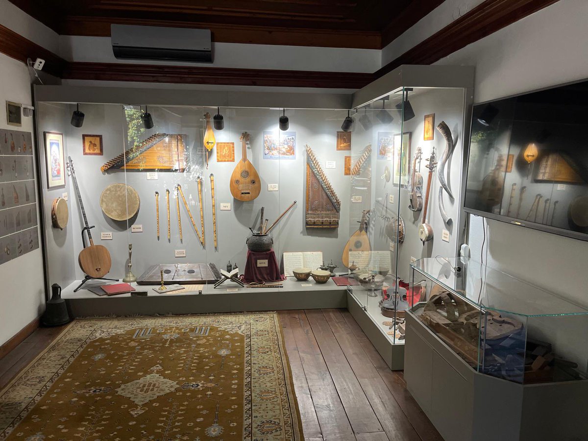 İl Müdürümüz Sn. Bayram Ali Çakıroğlu ile Sn. M. Hakan İlhan, Türkiye Tarihi Evleri Koruma Derneğini ziyaret ederek, Dernek Yönetim Kurulundan faaliyetleri hakkında bilgi aldılar.