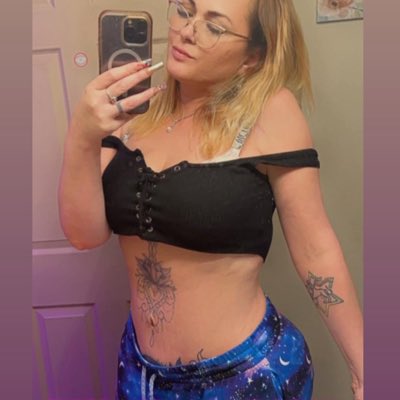 heyitsNatalia tweet media