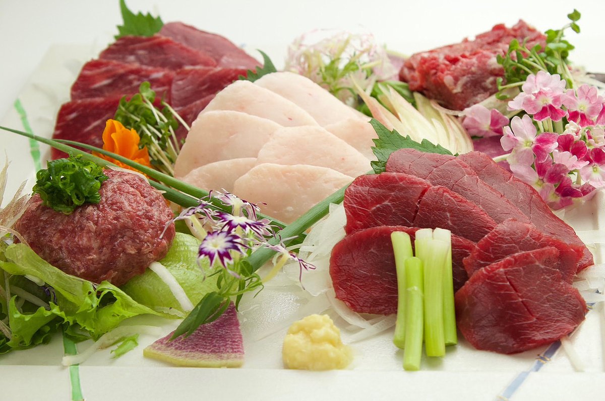 おはようございます☀️
鮮馬刺よかもん市場です❣️
本日10月9日、販売が17時半、ランチが14時までの営業となります𓌉𓇋 🥩
昨日と打って変わって今日はかなり涼しく、絶好のお出かけ日和となっております🤩
皆様のご来店心よりお待ちしております😍

#鮮馬刺し　#道の駅滝山　#国立　#八王子