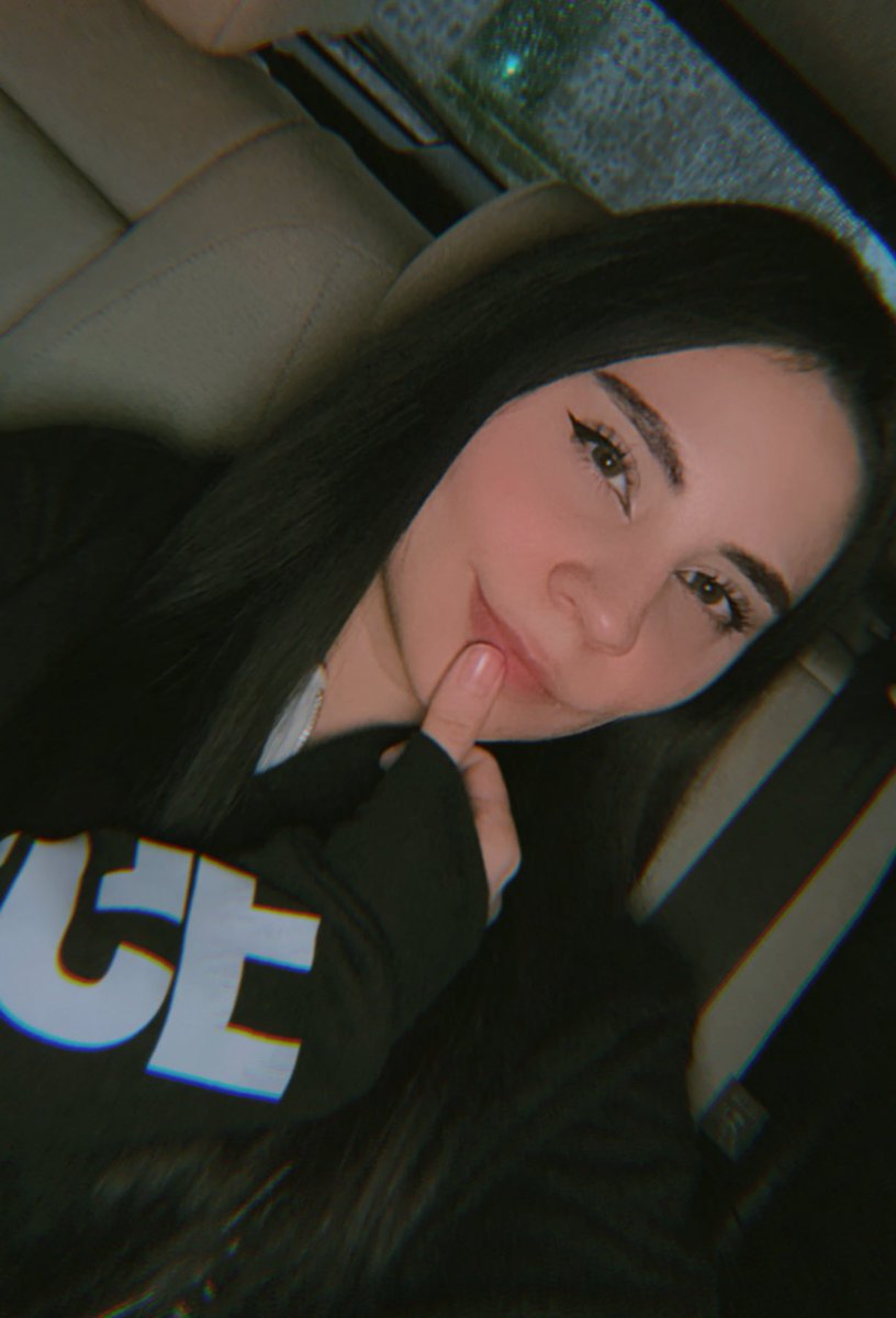🔴 Ya en directooo! Ven con tu pelinegra fav de siege! 🖤 Ranksssss 

Twitch: chrispesquera1 
Twitch: chrispesquera1