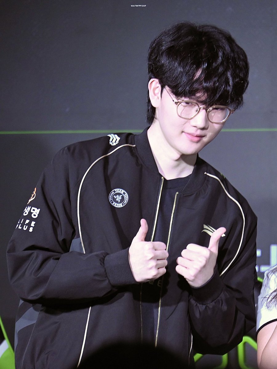 WaterProof tweet media